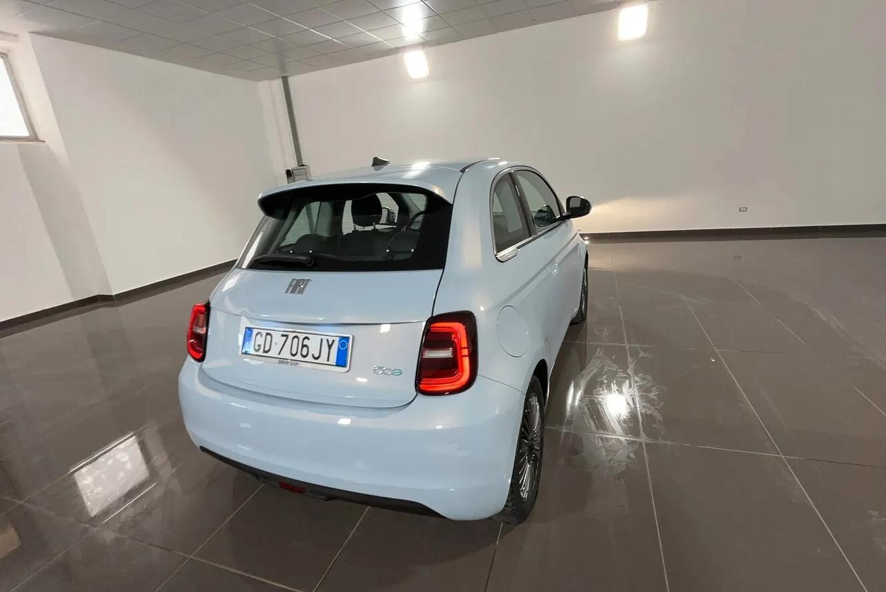 Fiat 500 500e Berlina 42 kWh Icon