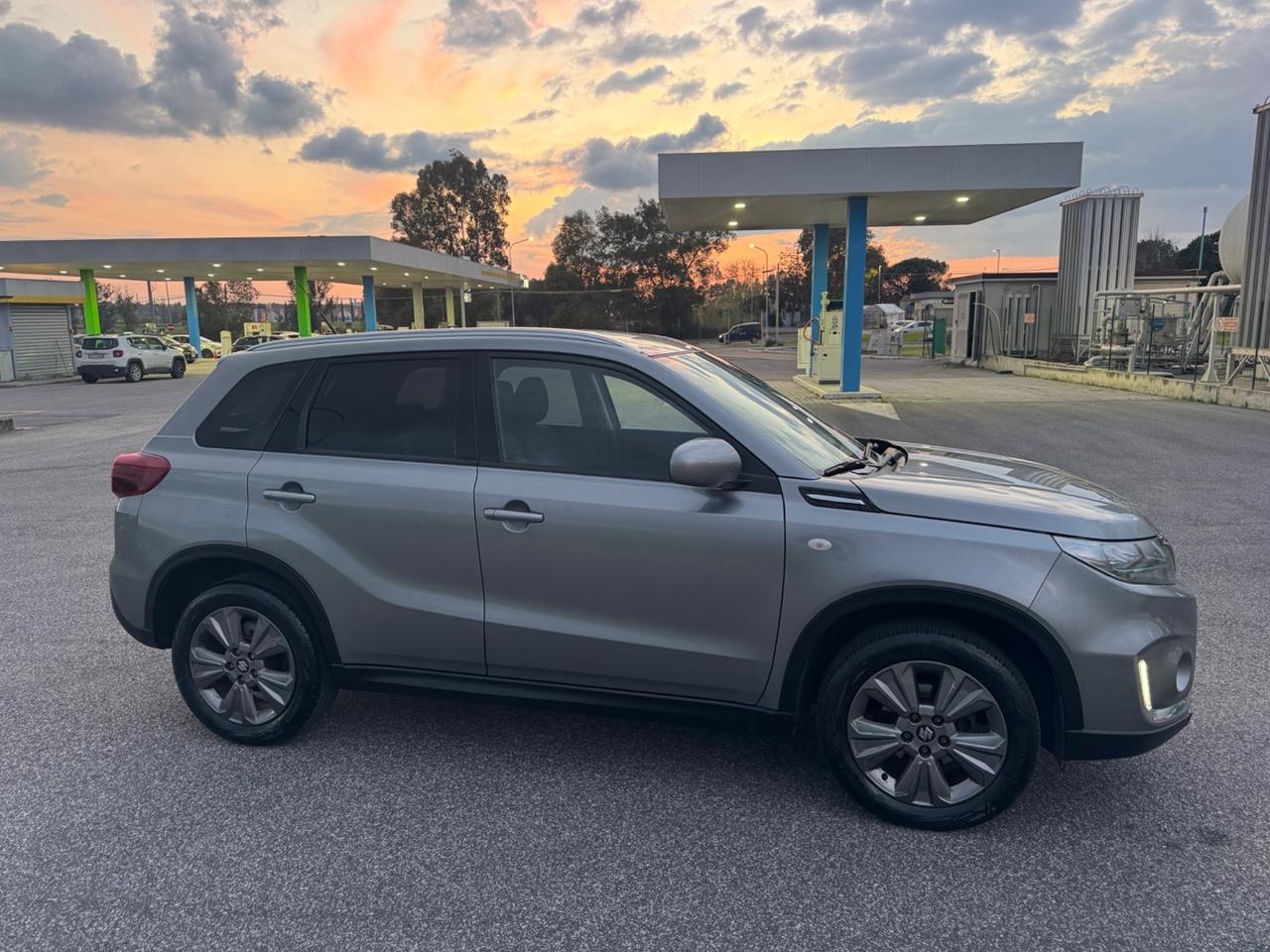 Suzuki Vitara 1.4 Hybrid Top