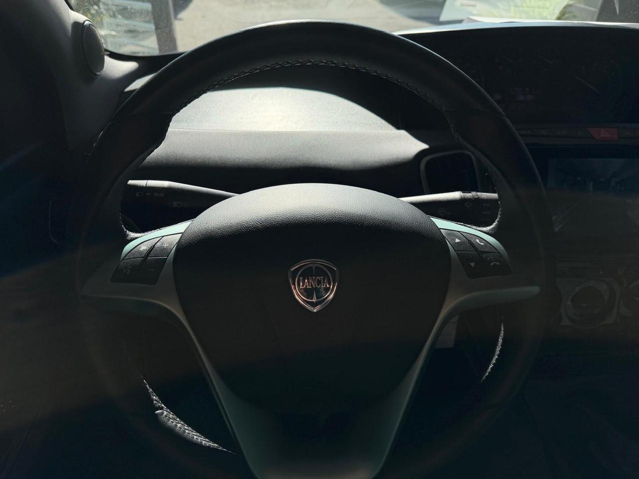 Lancia Ypsilon 1.0 FireFly 5 porte S&S Hybrid Gold