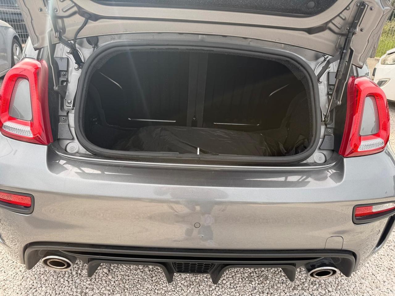 Abarth 595 C 1.4 Turbo T-Jet 165 CV