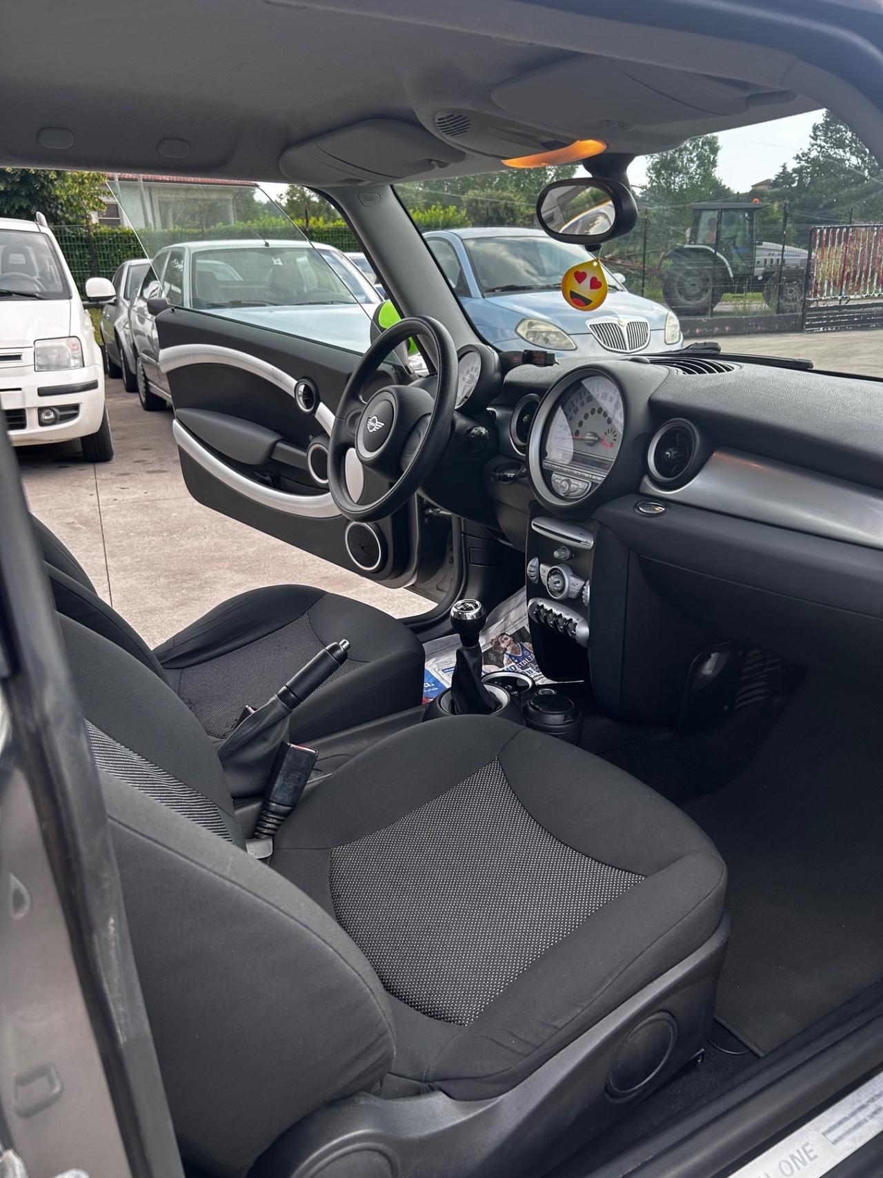 Mini 1.6 16V One D