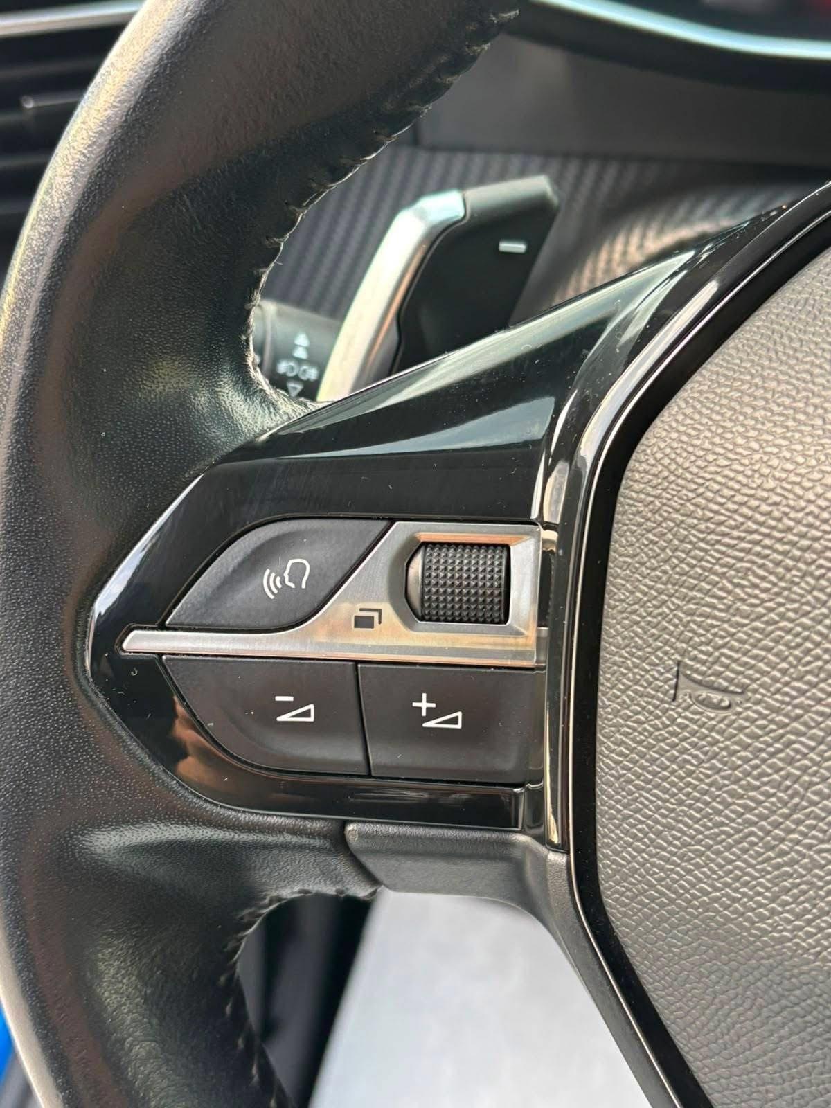 Peugeot 2008 BlueHDi 130 S&S EAT8 Allure