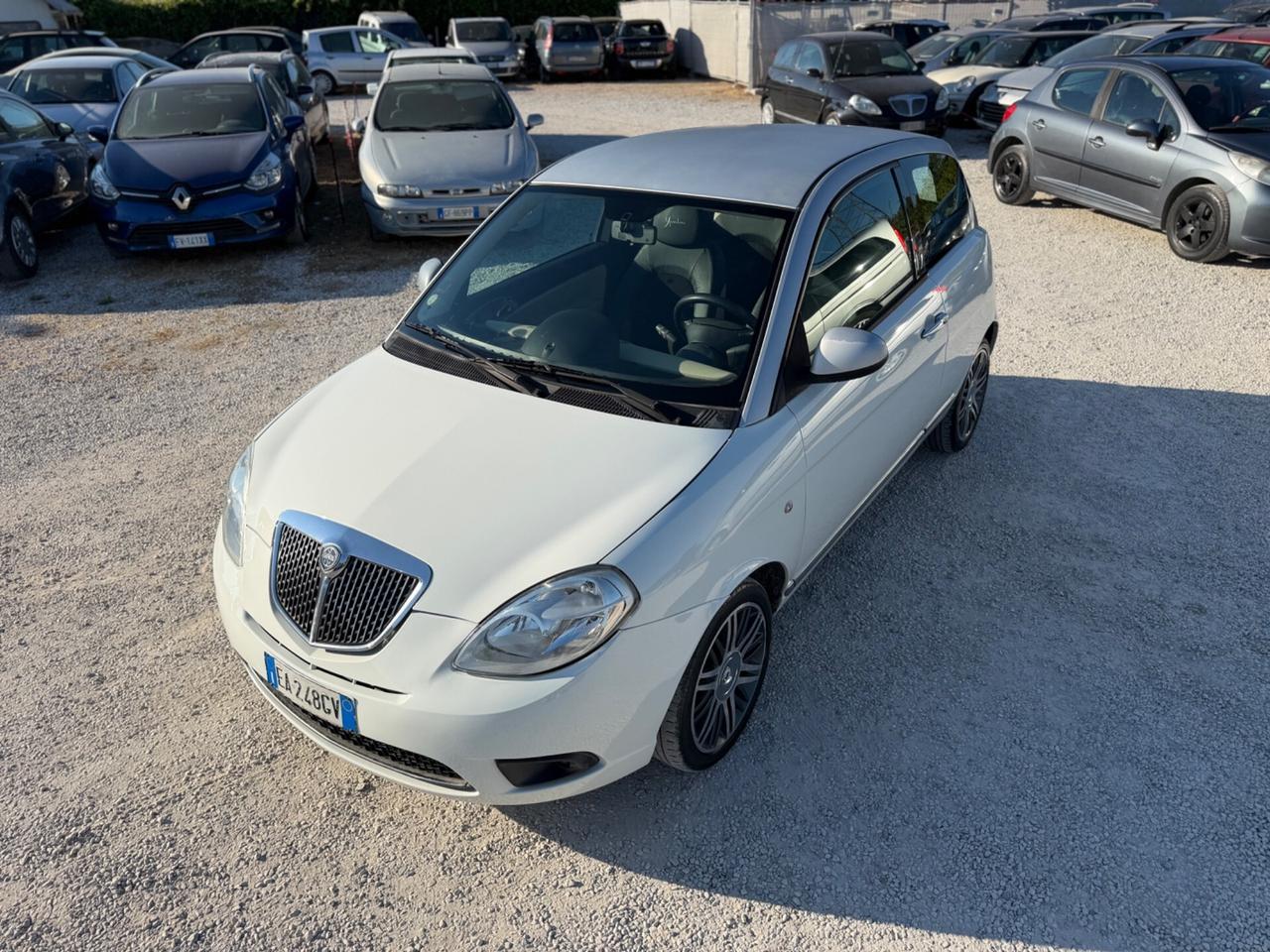Lancia Ypsilon 1.2 Platino Bicolore