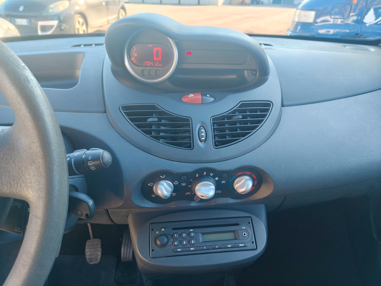 Renault Twingo 1.2 Yahoo! Tua da 86€ al mese