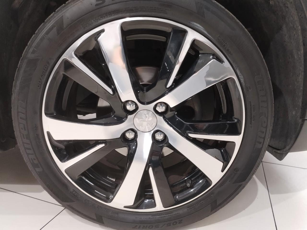 Peugeot 2008 BlueHDi 100 Active
