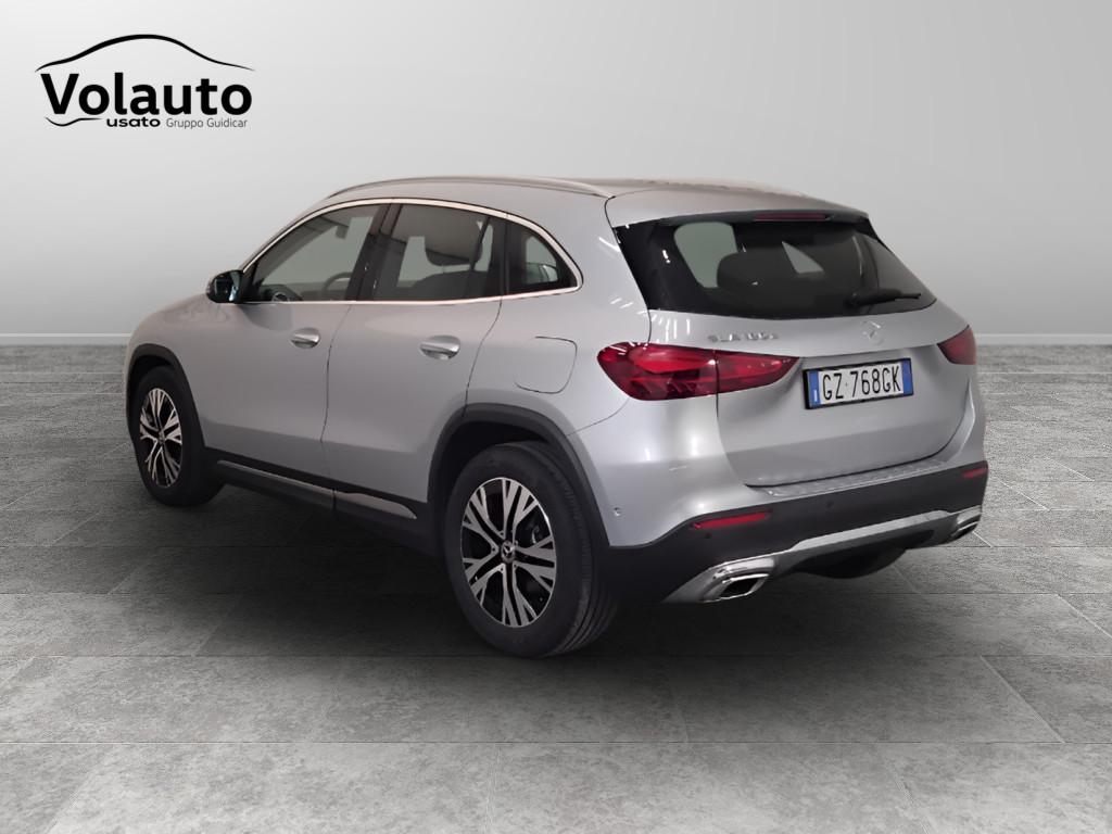 Mercedes-Benz GLA-H247 2023 - GLA 180 d Progressive Advanced auto