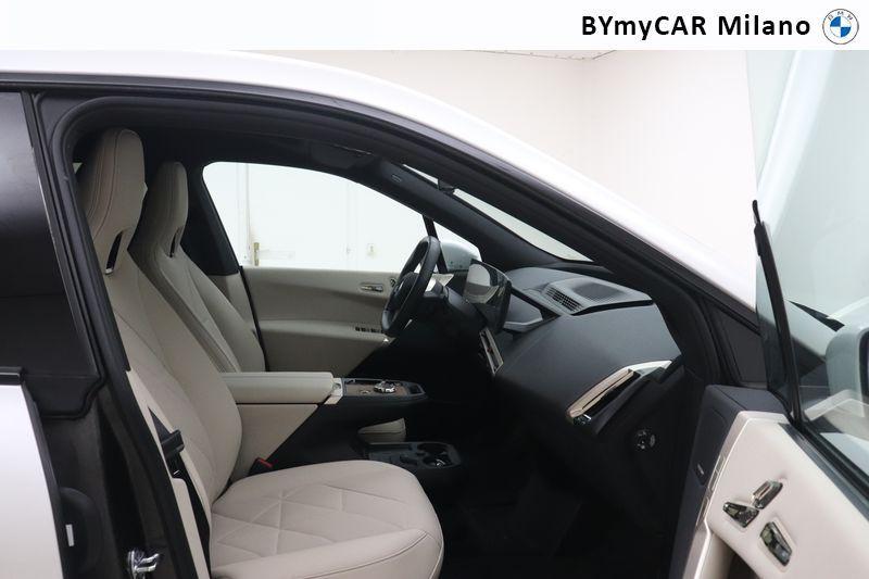 BMW iX 40 pacchetto sportivo xDrive