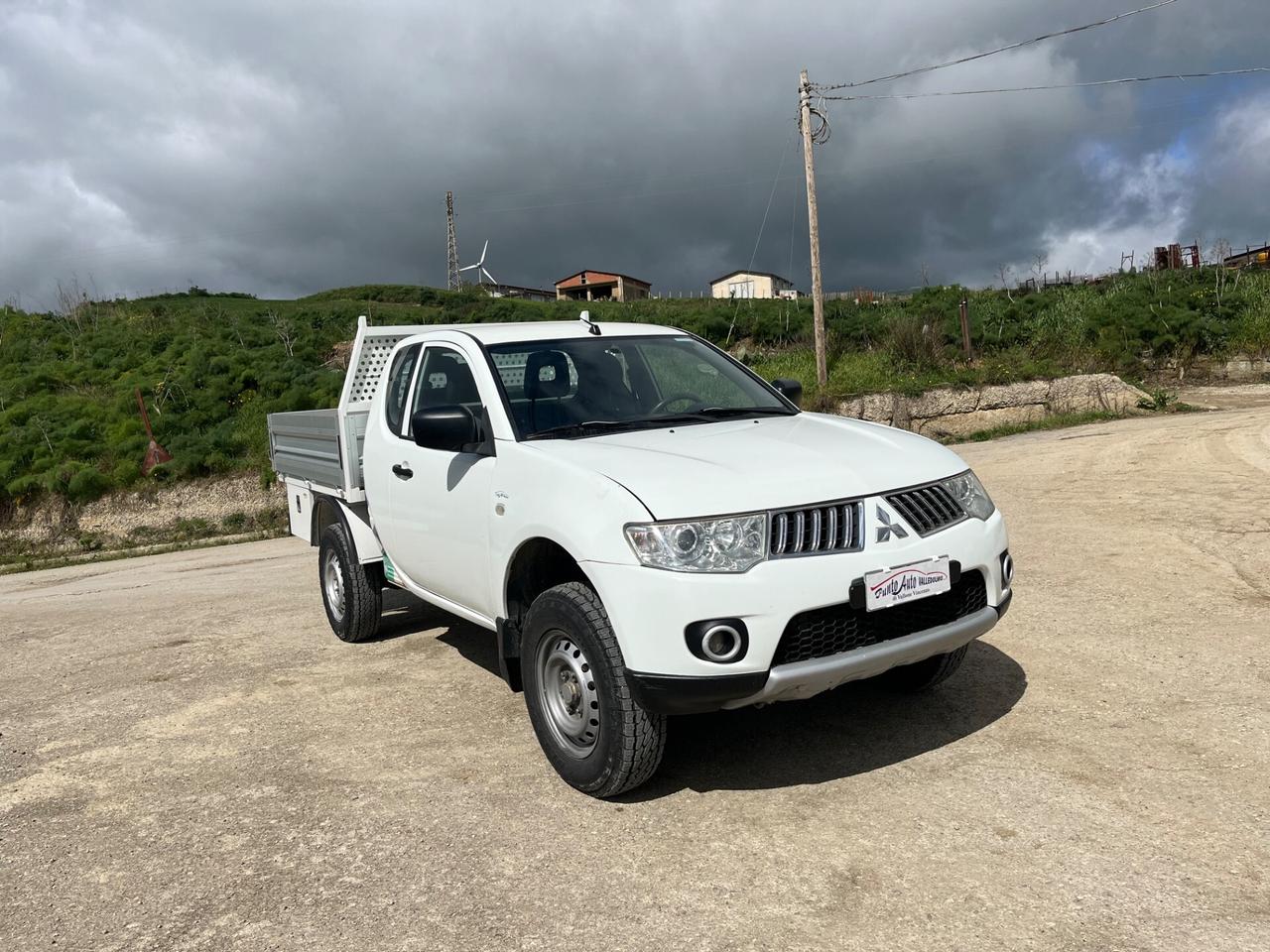 Mitsubishi L200 2.5 4x4 Cassone fisso