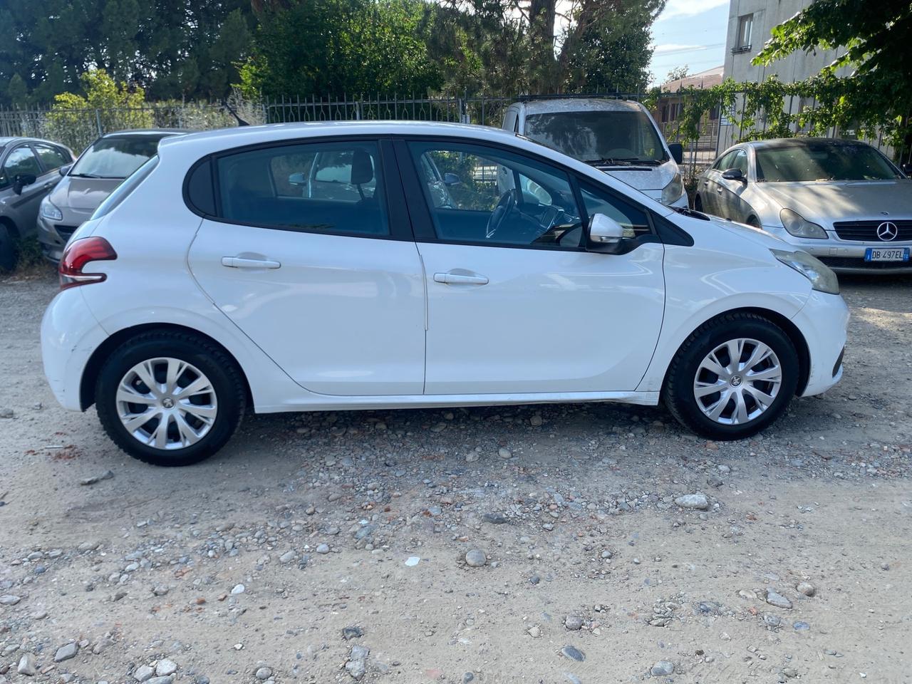 Peugeot 208 PureTech 82 5p. GPL Active