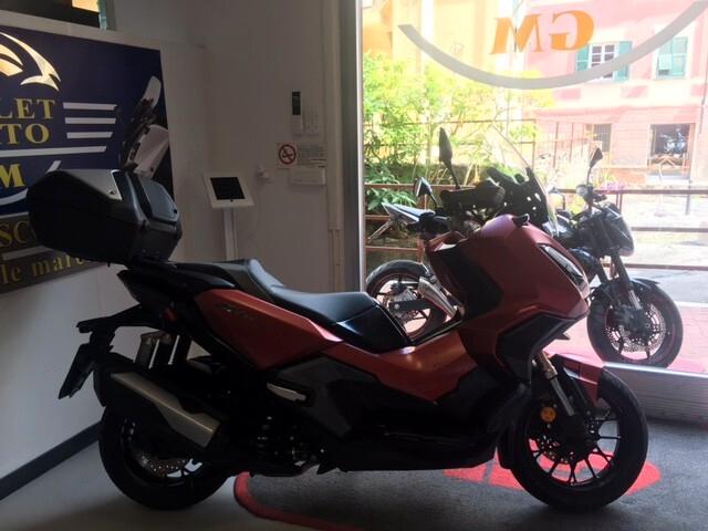 Honda ADV 350 ABS + TCS