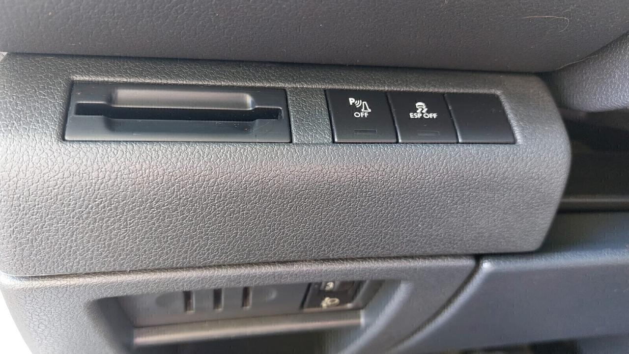 Peugeot 5008 1.6 Diesel 7 Posti Neopatentati