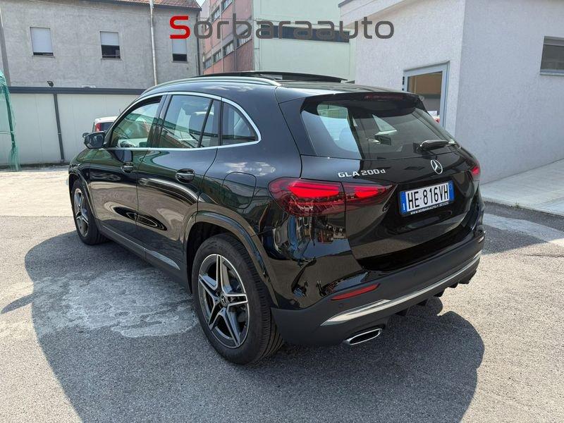 Mercedes-Benz GLA 200 d Automatic AMG Line Premium con Tetto Panoramico.