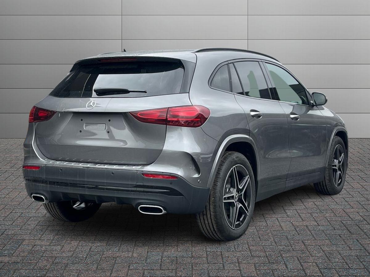 Mercedes-Benz GLA 180 d Automatic