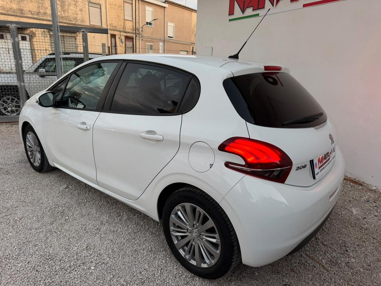 Peugeot 208 Allure AUTOCARRO 5 POSTI