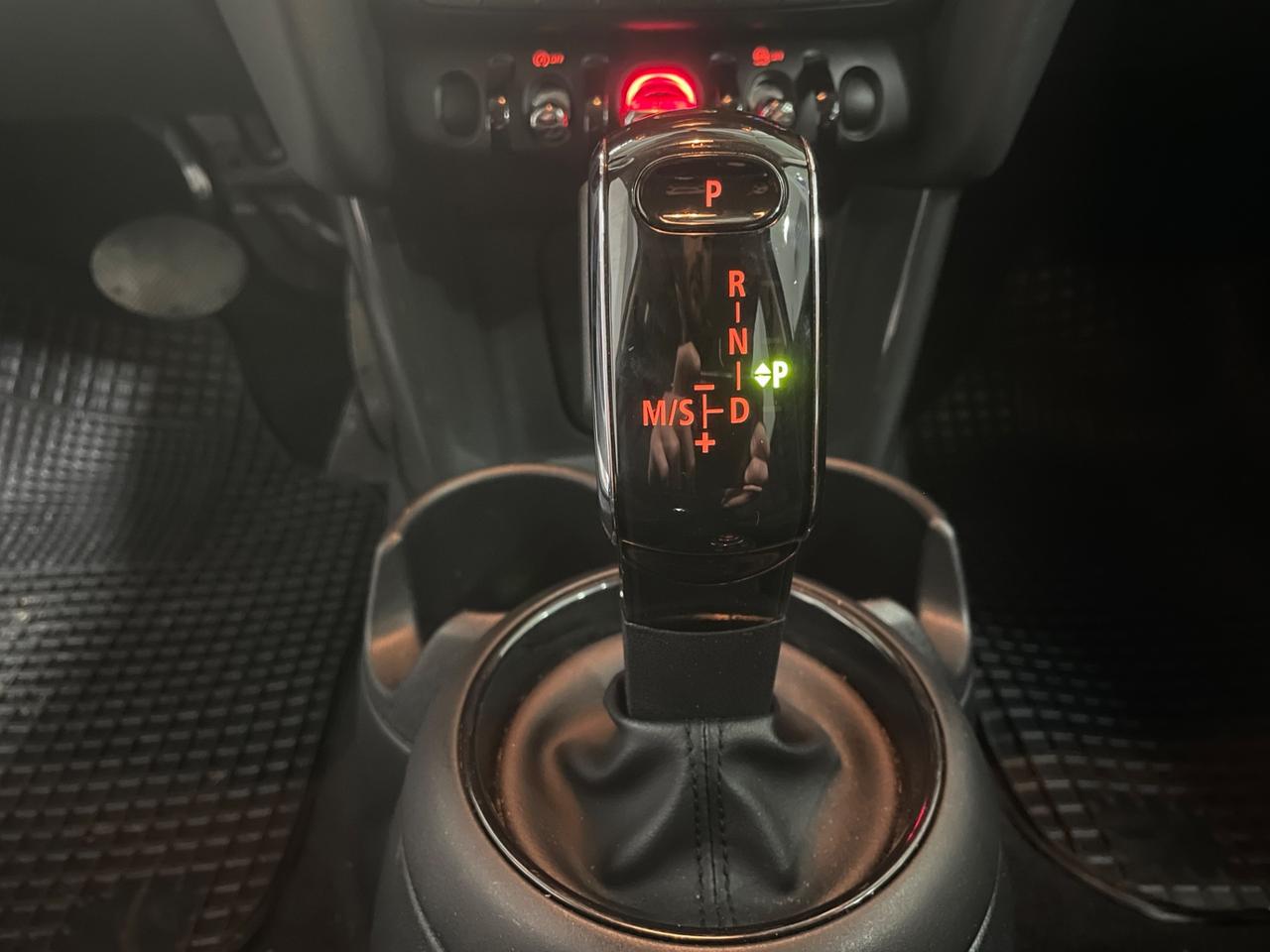 Mini Cooper 1.5 Twin turbo automatico 136cv 2019