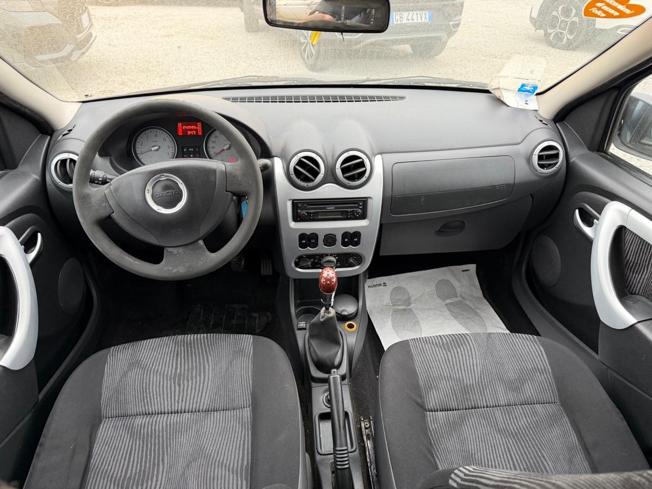 Logan MCV 1.6 GPL 7 posti Lauréate