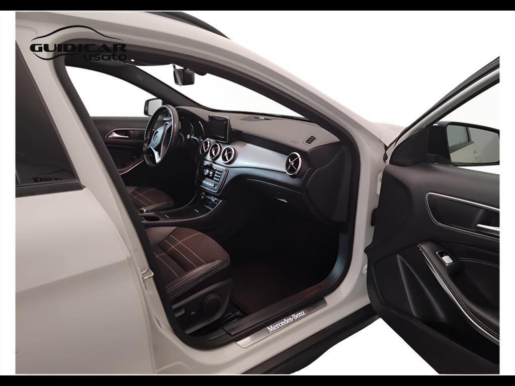 Mercedes-Benz GLA-X156 2014 - GLA 220 d (cdi) Sport 4matic 170cv auto