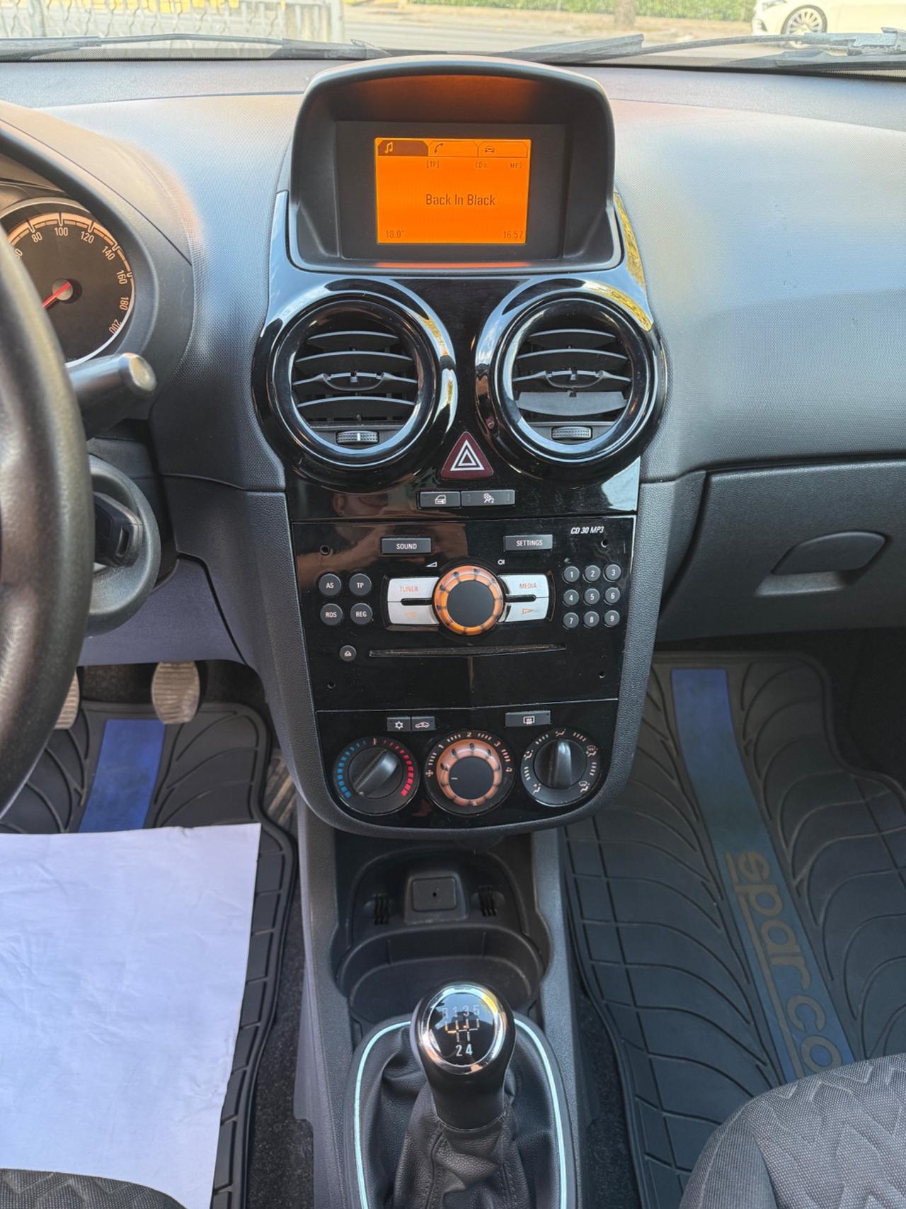 Opel Corsa 1.4 16V 3 porte b-color