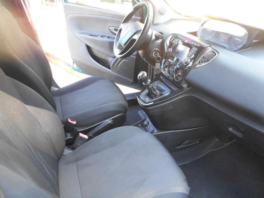 Lancia Ypsilon 5 Porte 1.2 Ecochic Gold