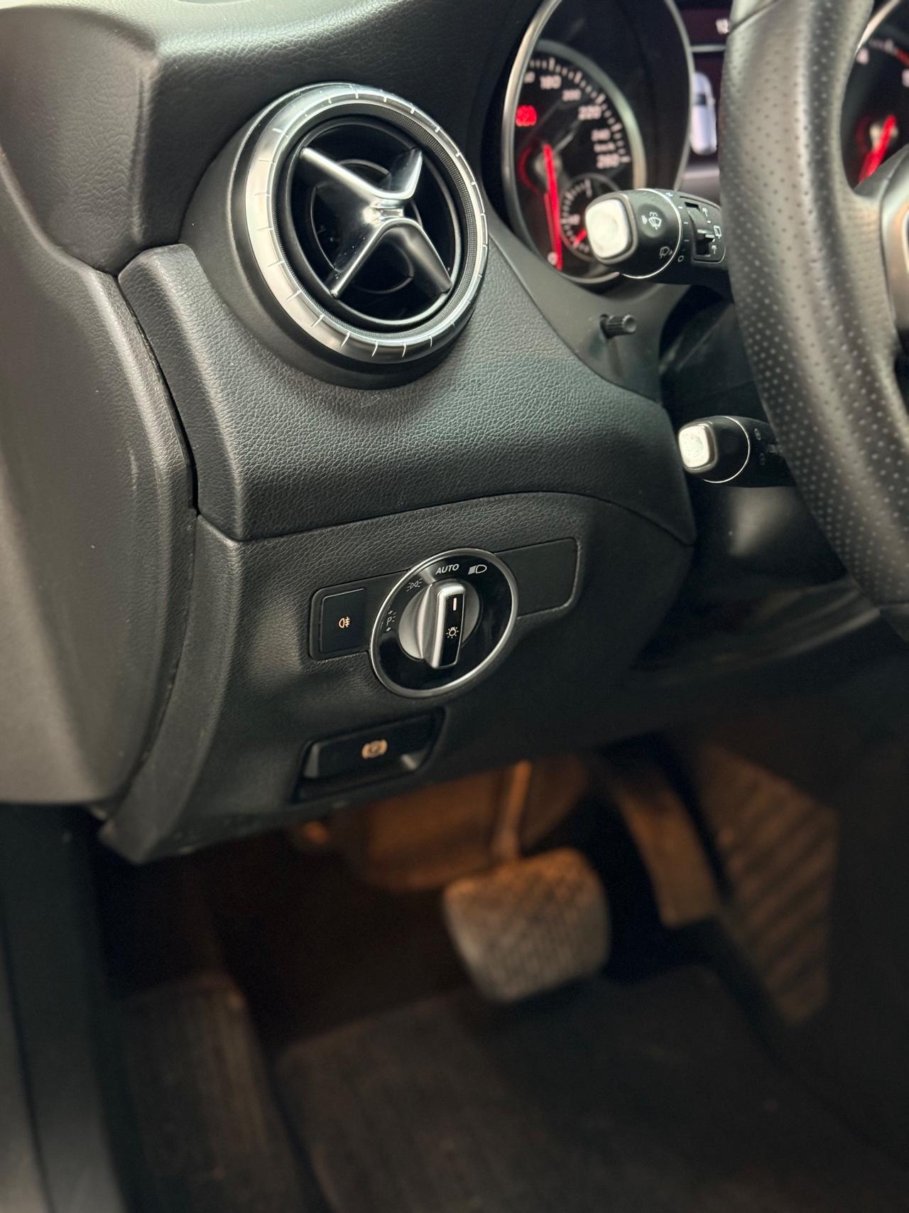 Mercedes-benz CLA 200 2.2D 136CV S.W. Automatic Premium 03/2019 NEOPATENTATI