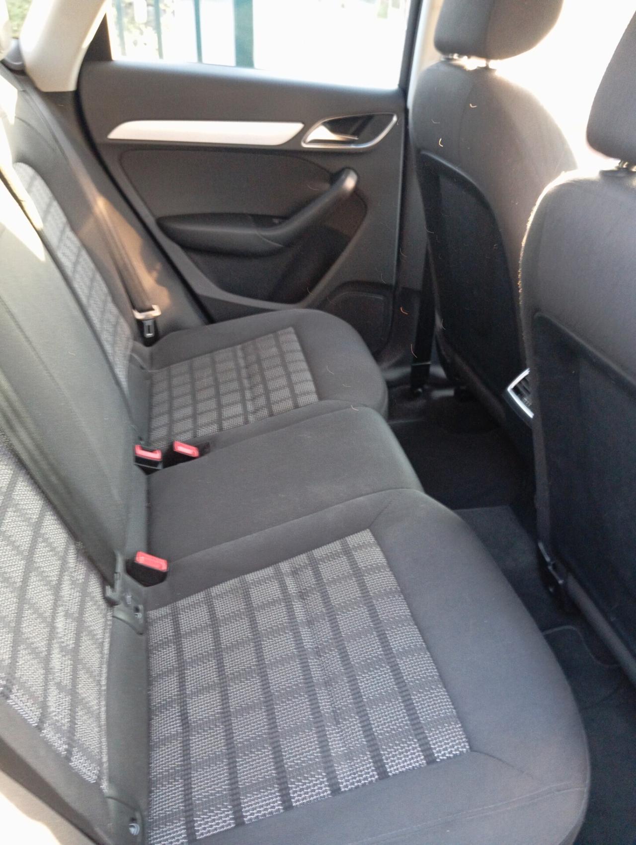 Audi Q3 2.0 TDI Business 2015 – Finanziabile –