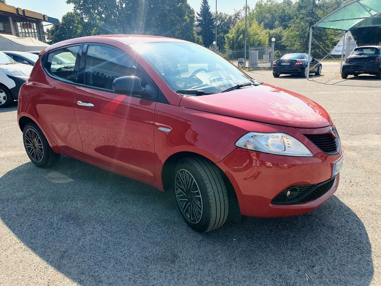 Lancia Ypsilon 1.0 FireFly 5 porte S&S Hybrid Ecochic Gold