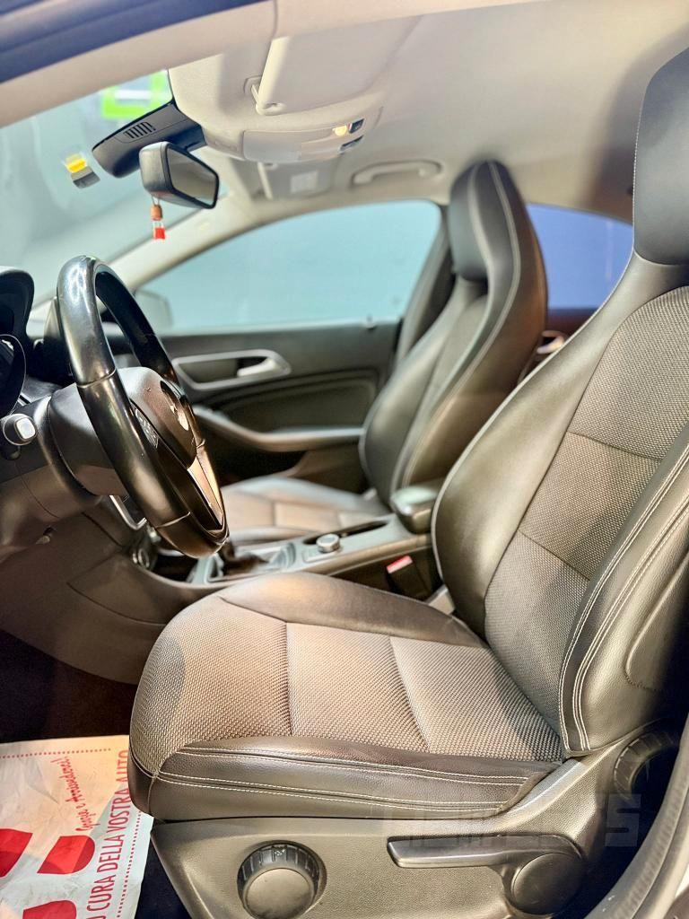 Mercedes CLA Berlina CLA 180 Premium