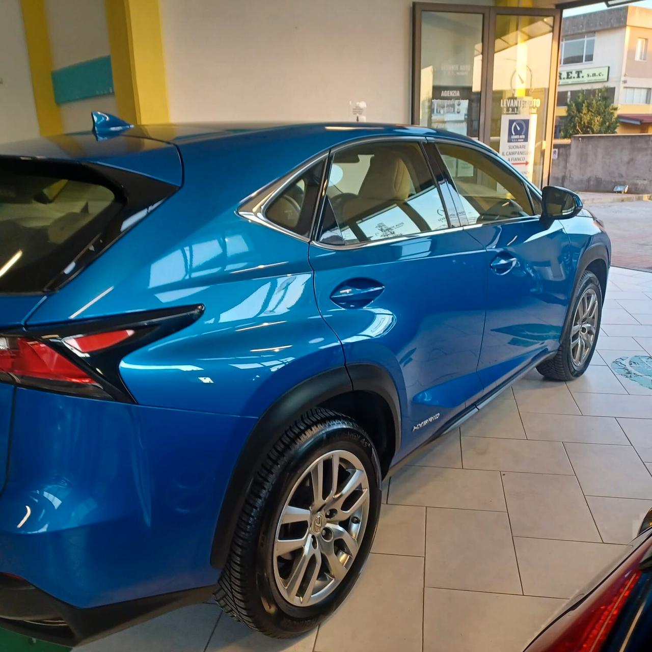 COME NUOVA Lexus NX 300h NX Hybrid 4WD Executive