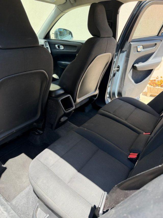 VOLVO XC40 D3 AWD Momentum