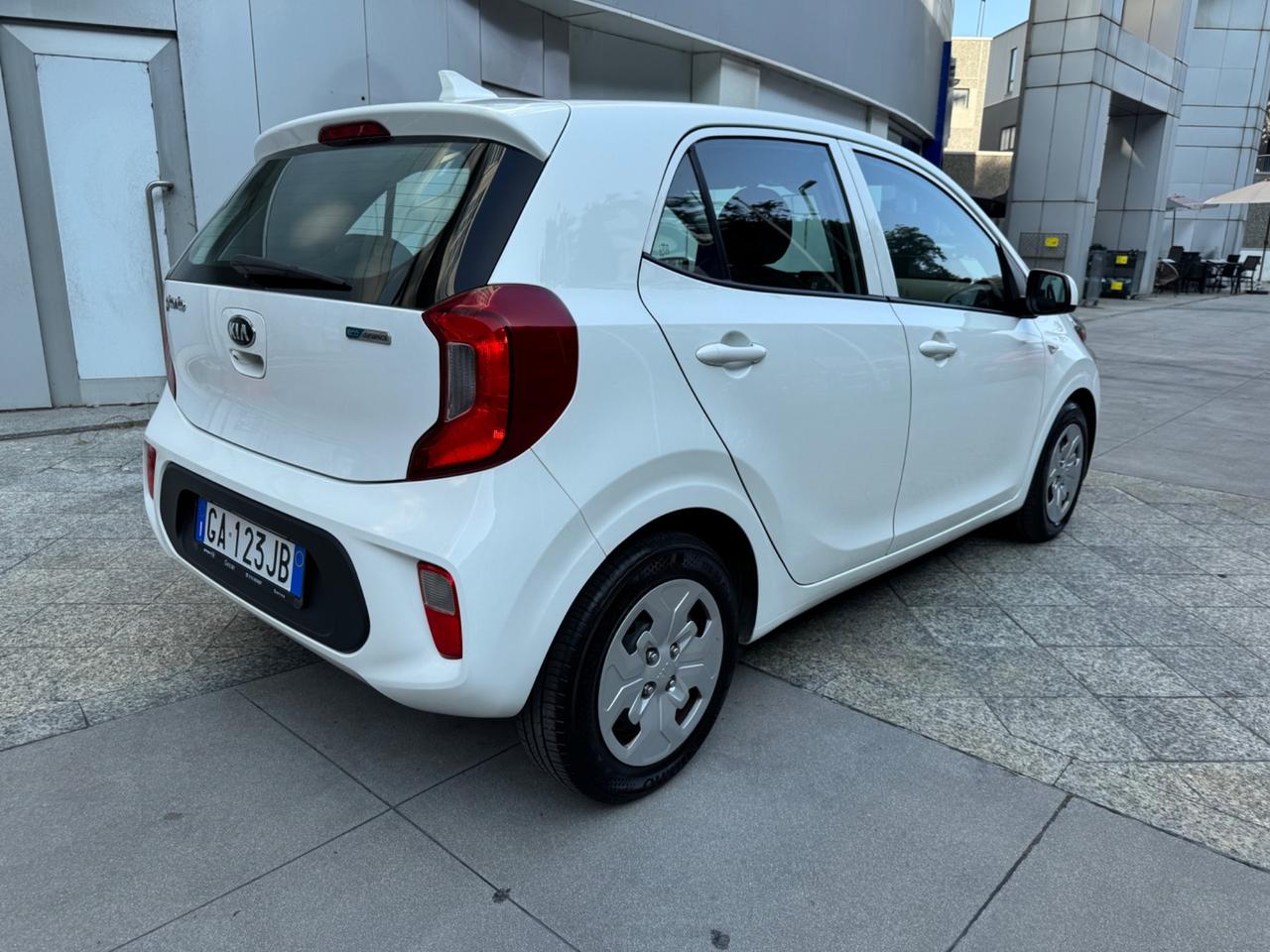 KIA PICANTO 1.0 NEOPATENTATI