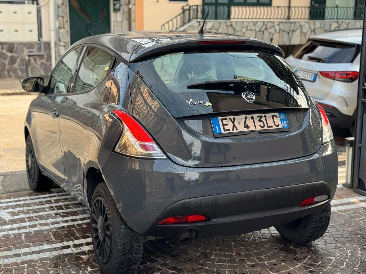 Lancia Ypsilon 0.9 TwinAir 85 CV 5 porte Metano Ecochic Gold