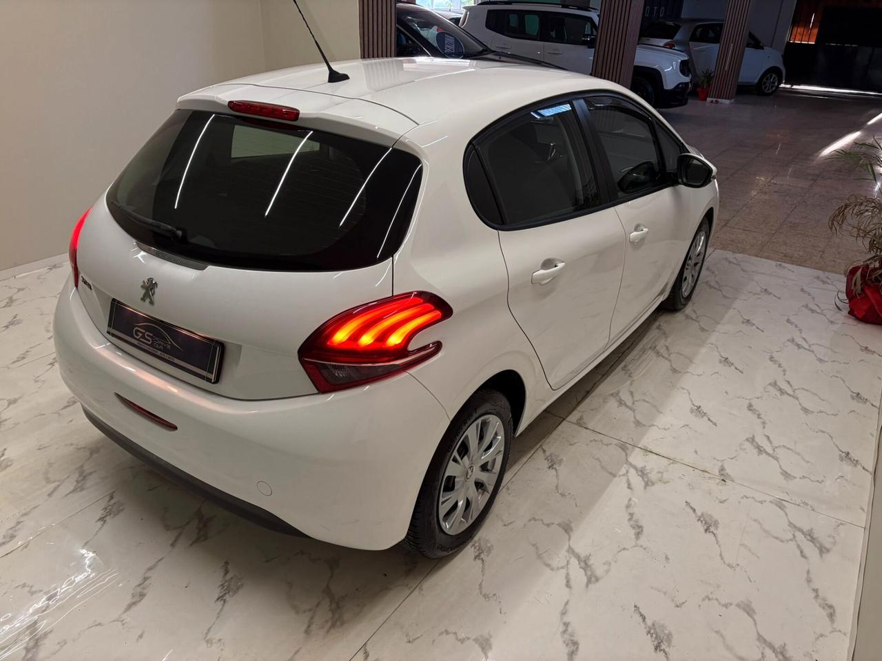 Peugeot 208 1200cc 82cv allestimento Active