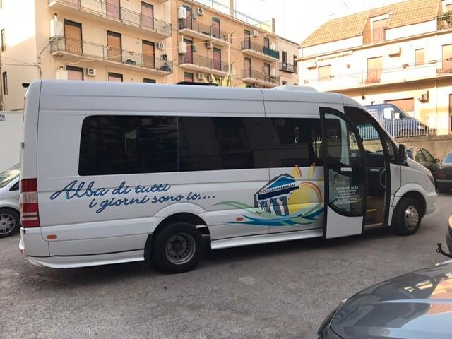 Autobus Mercedes Benz Splinter 519 20 posti