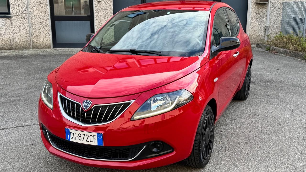 Lancia Ypsilon 1.0 FireFly 5 porte S&S Hybrid Ecochic Silver