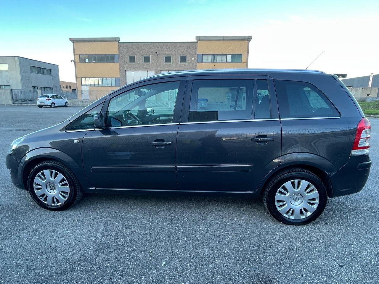 Opel Zafira 1.6 16V ecoM Turbo One. 7 posti