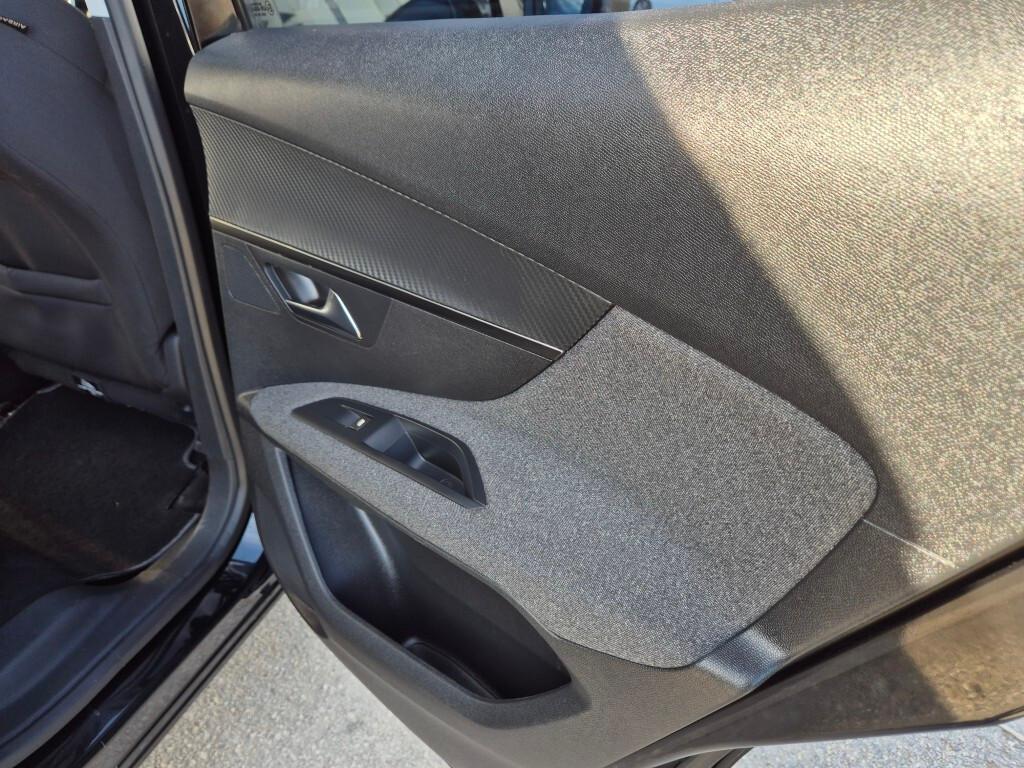 Peugeot 3008 BlueHDi 130CV EAT8 CERCHI-18 CAMERA