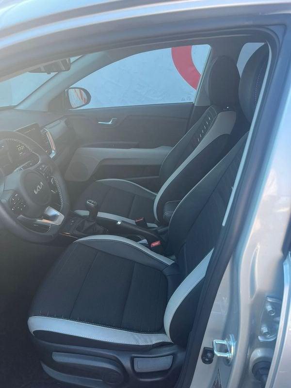 KIA Stonic Stonic 1.0 T-GDi 100 CV MHEV DCT Black Edition