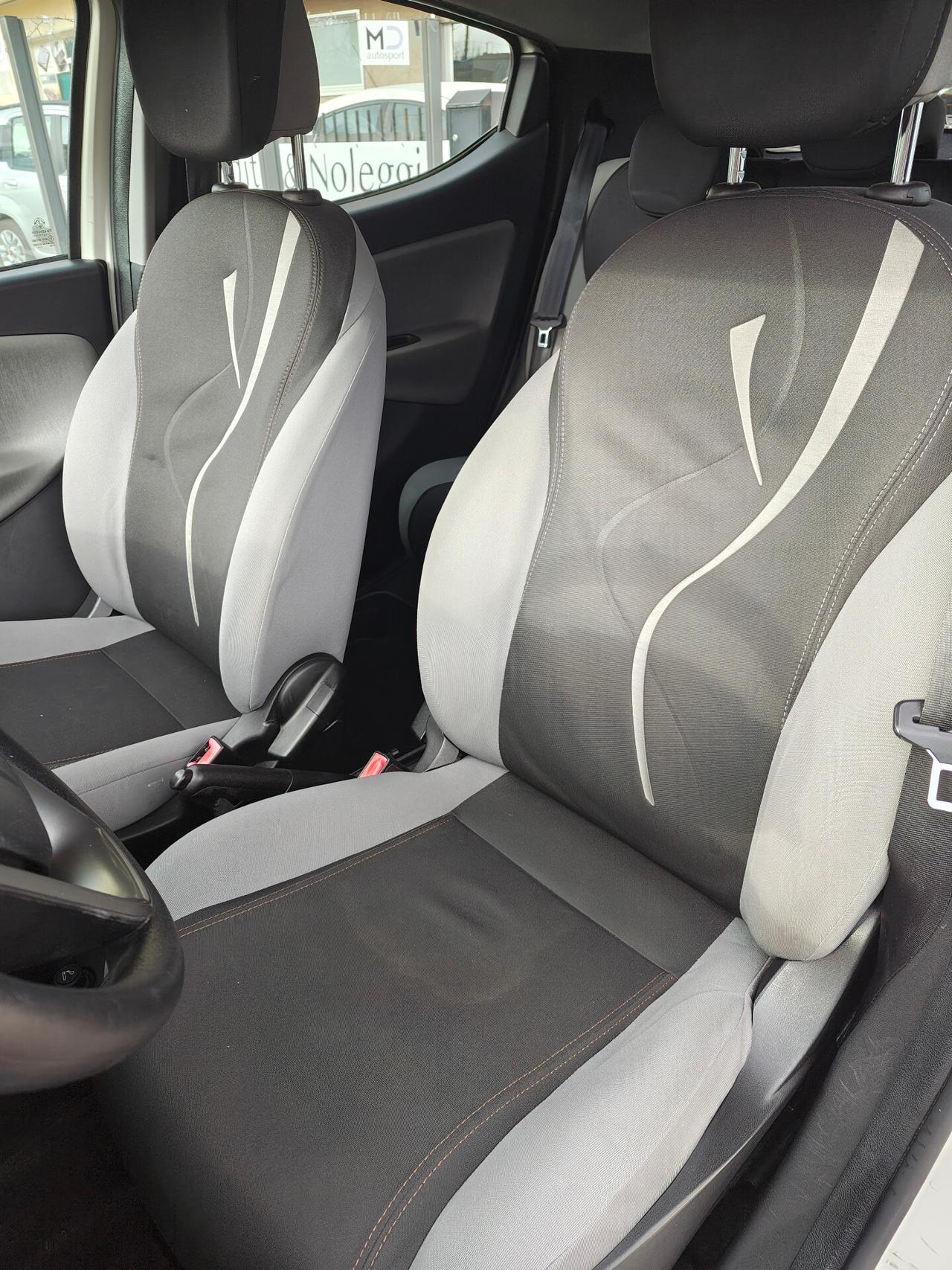 Lancia Ypsilon 1.2 69 CV 5 porte GPL Ecochic Silver