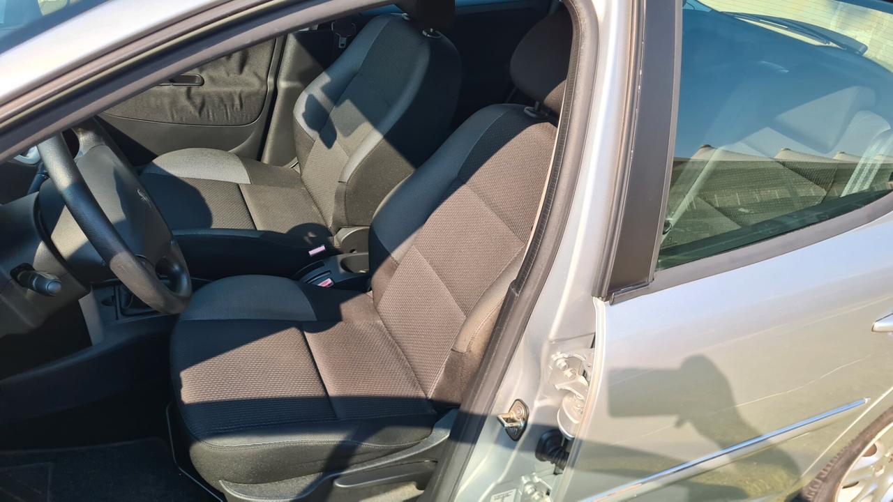 Peugeot 207 1.4 HDi 70 cv 2013 NEOPATENTATI