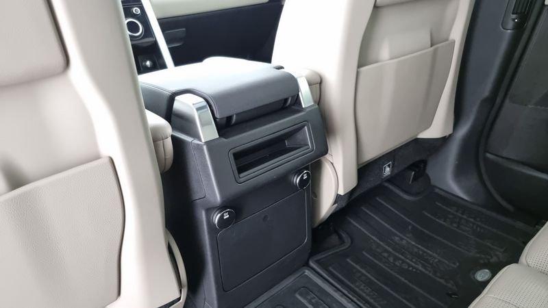 Land Rover Discovery 3.0 TD6 249 CV HSE 7 Posti