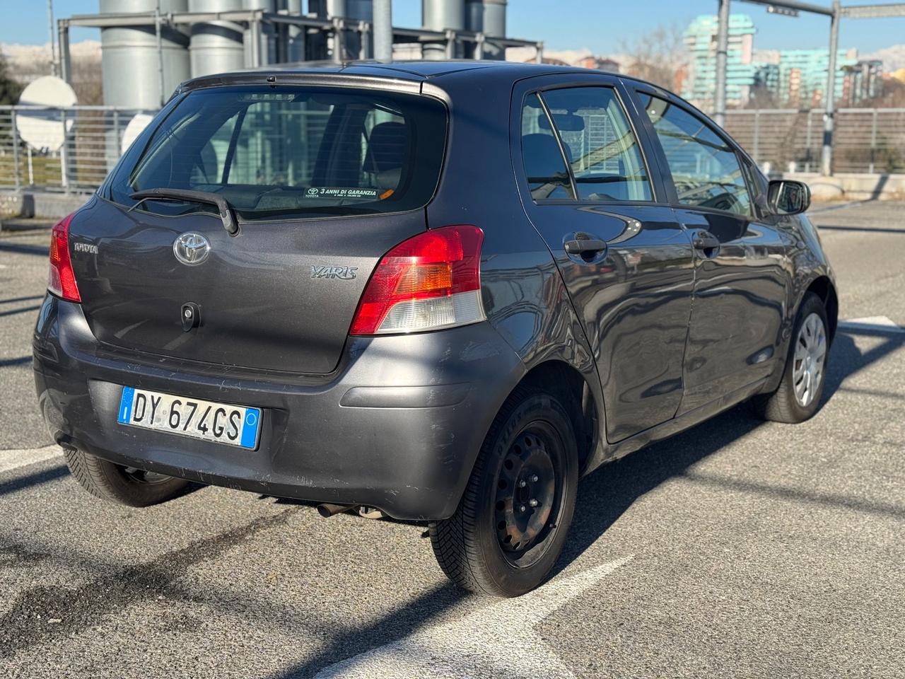 Toyota Yaris 1.0 5 porte Luxury pack