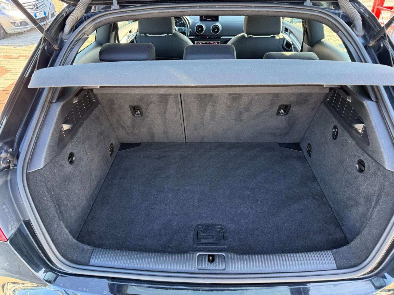 Audi A3 1.6 TDI Design 3 PORTE EURO6