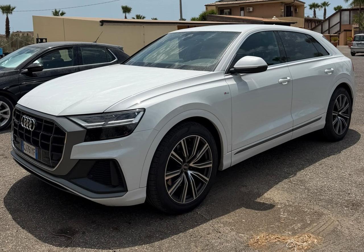 Audi Q8 50 TDI 286 CV quattro S-line