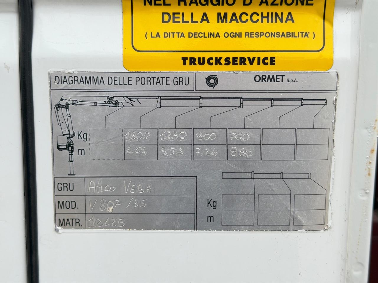 Iveco 130E18 ribaltabile con gru