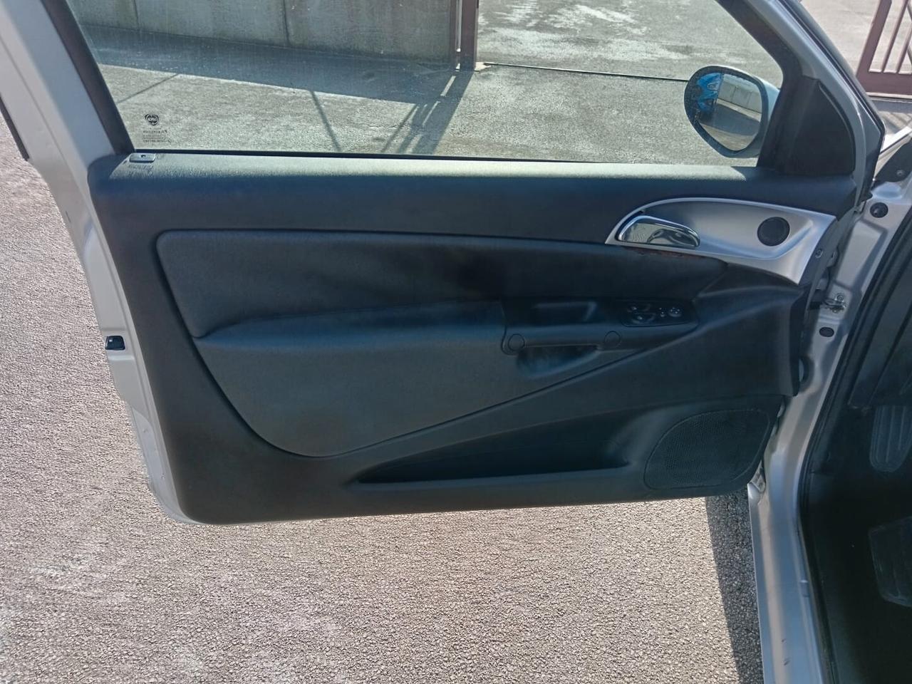 Lancia Ypsilon 1.3 MJT 75 CV Argento