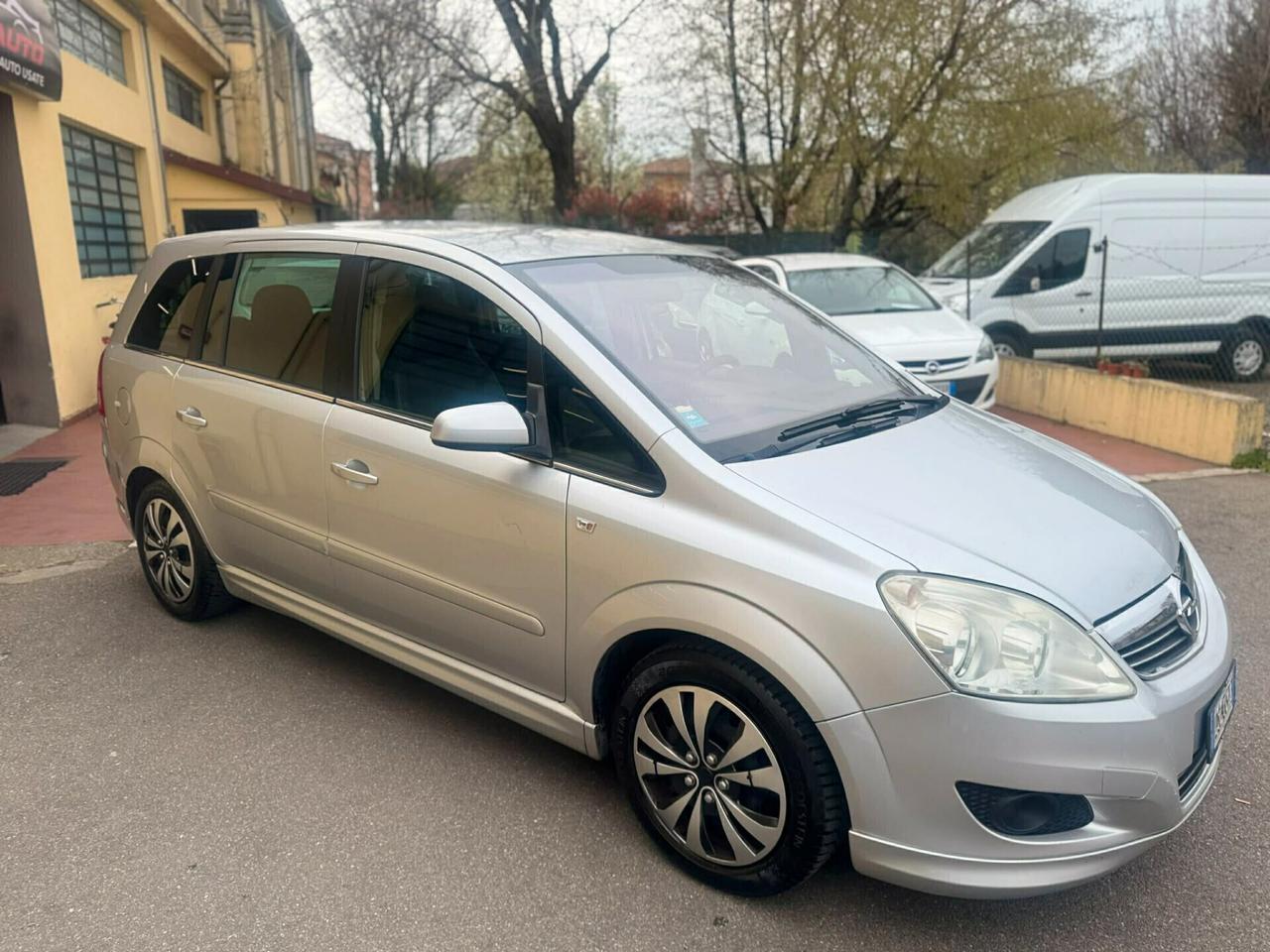 Opel Zafira 1.6 BENZ/GPL ANNO 2009 CINGHIA FATTA
