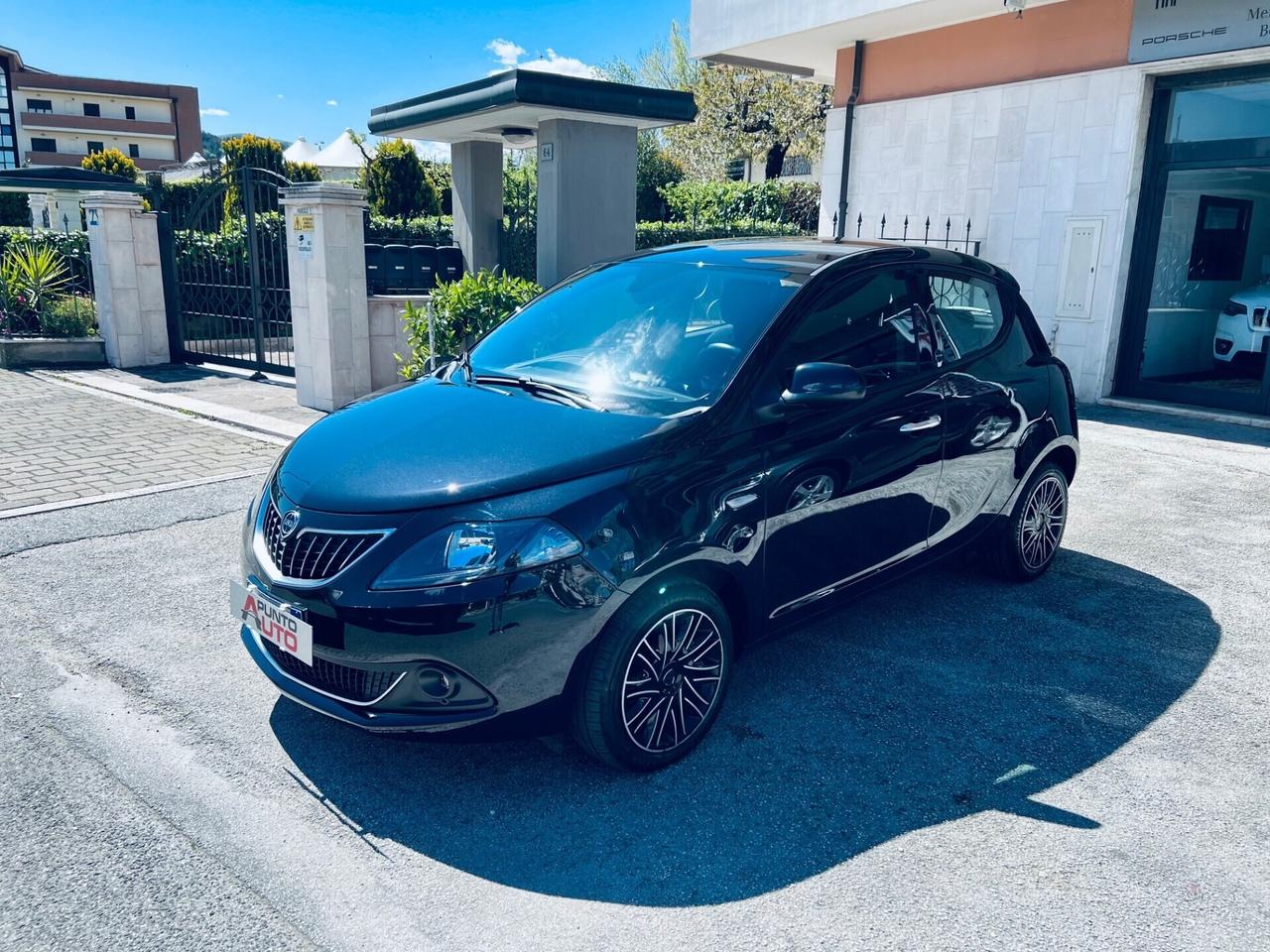 Lancia Ypsilon 1.0 S&S Hybrid Gold CARPLAY 27MILA