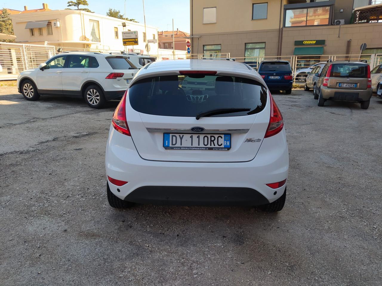 Ford Fiesta 1.4 5 porte Bz.- GPL Titanium Neopatentati