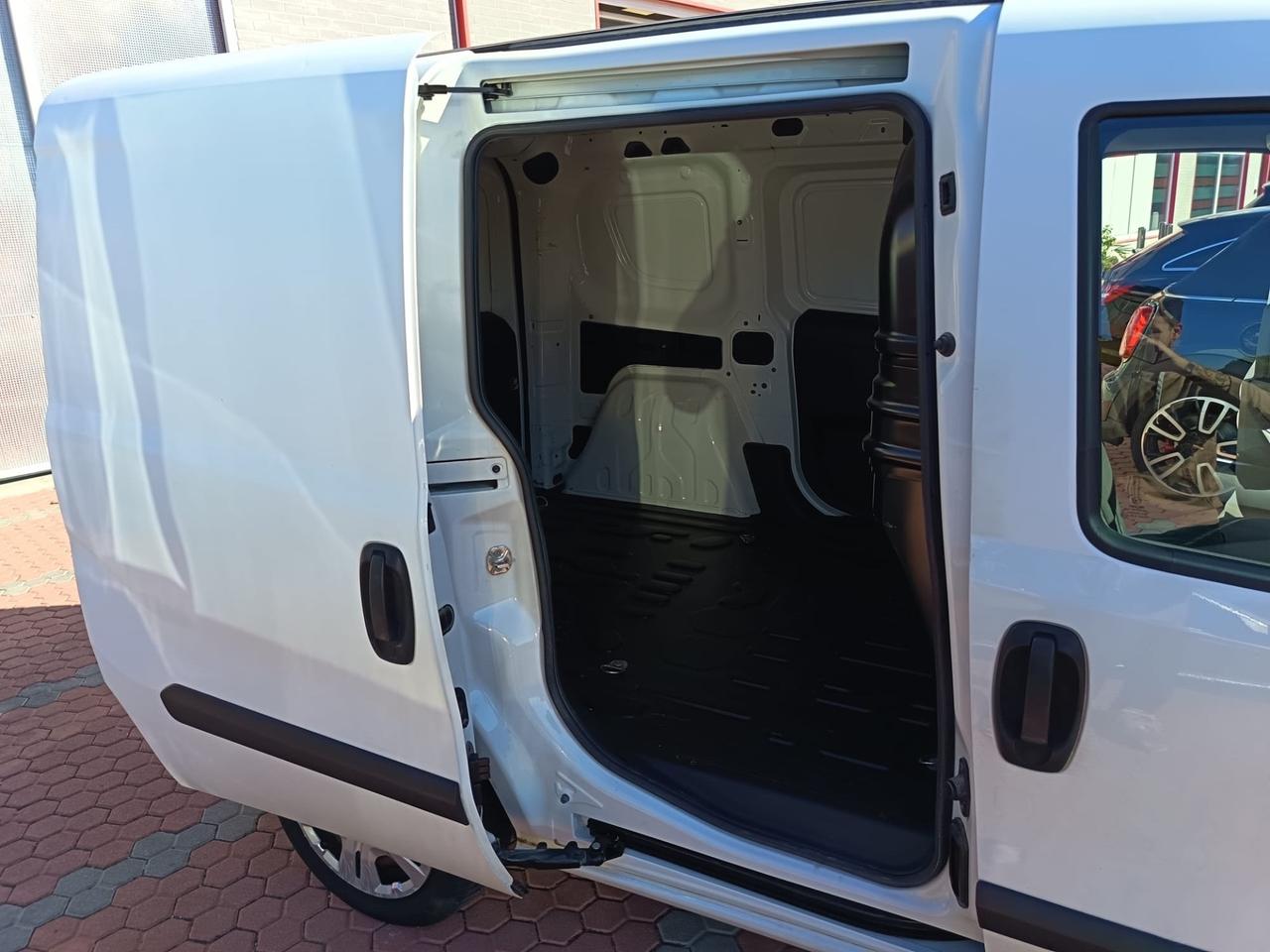 Fiat Doblo 1.6 - 3 posti