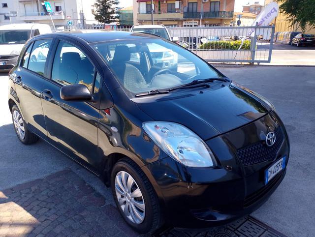 TOYOTA Yaris 1.0 5 porte Sol